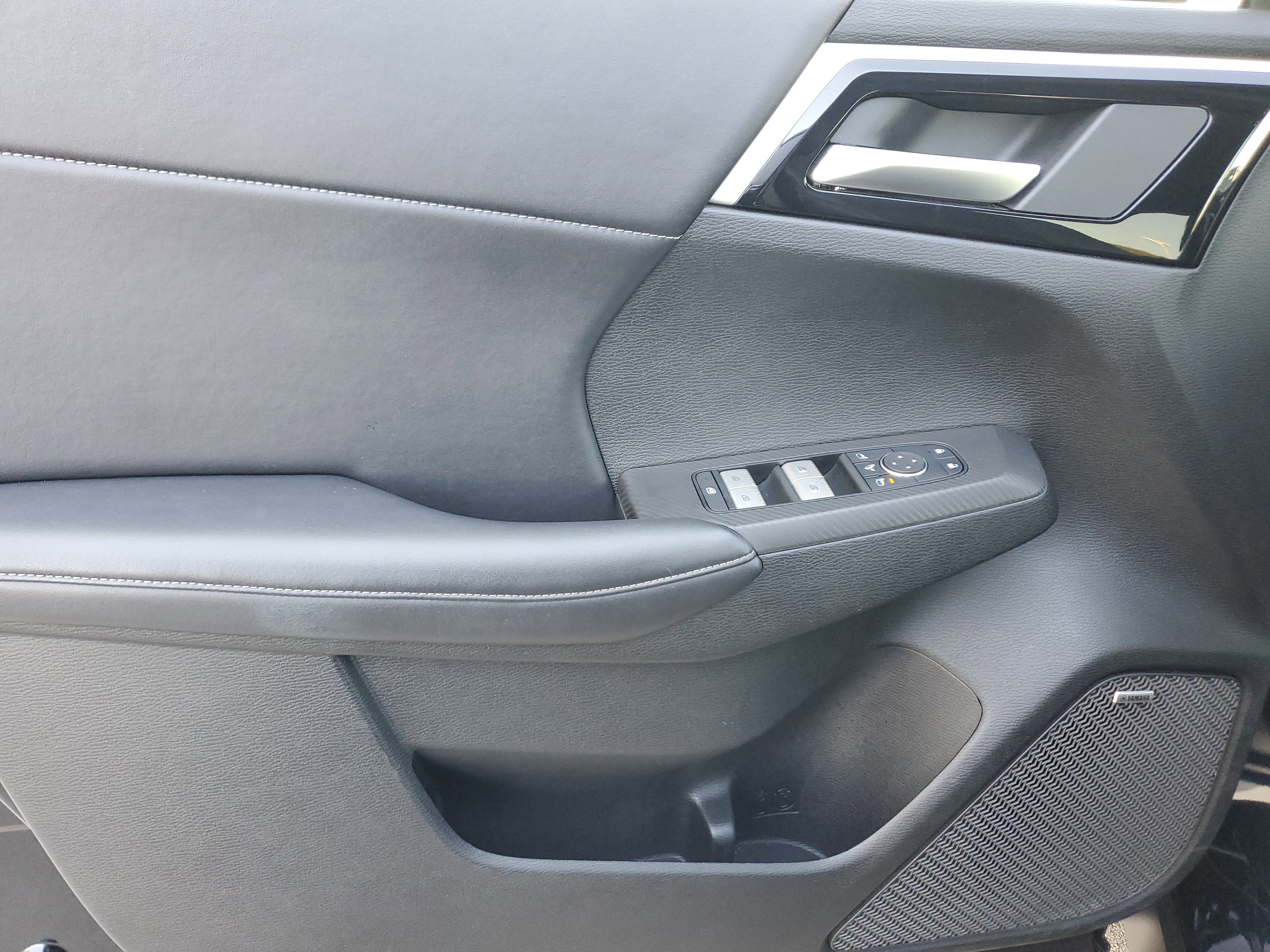 Used 2025 Mitsubishi Outlander SE image 27