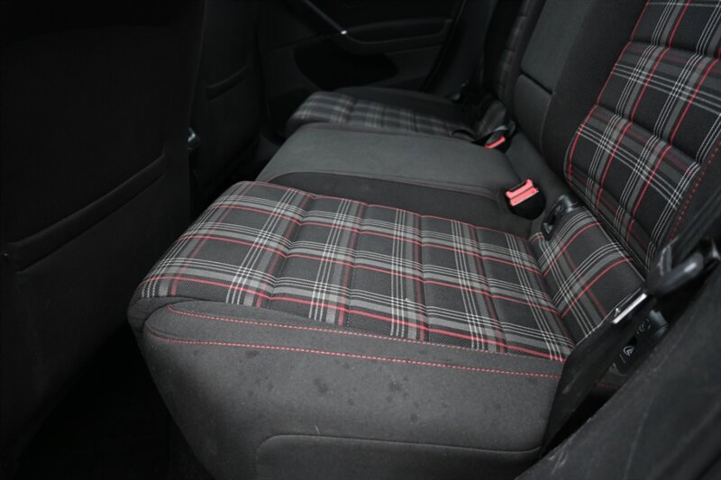 Used 2018 Volkswagen GTI S FWD image 39