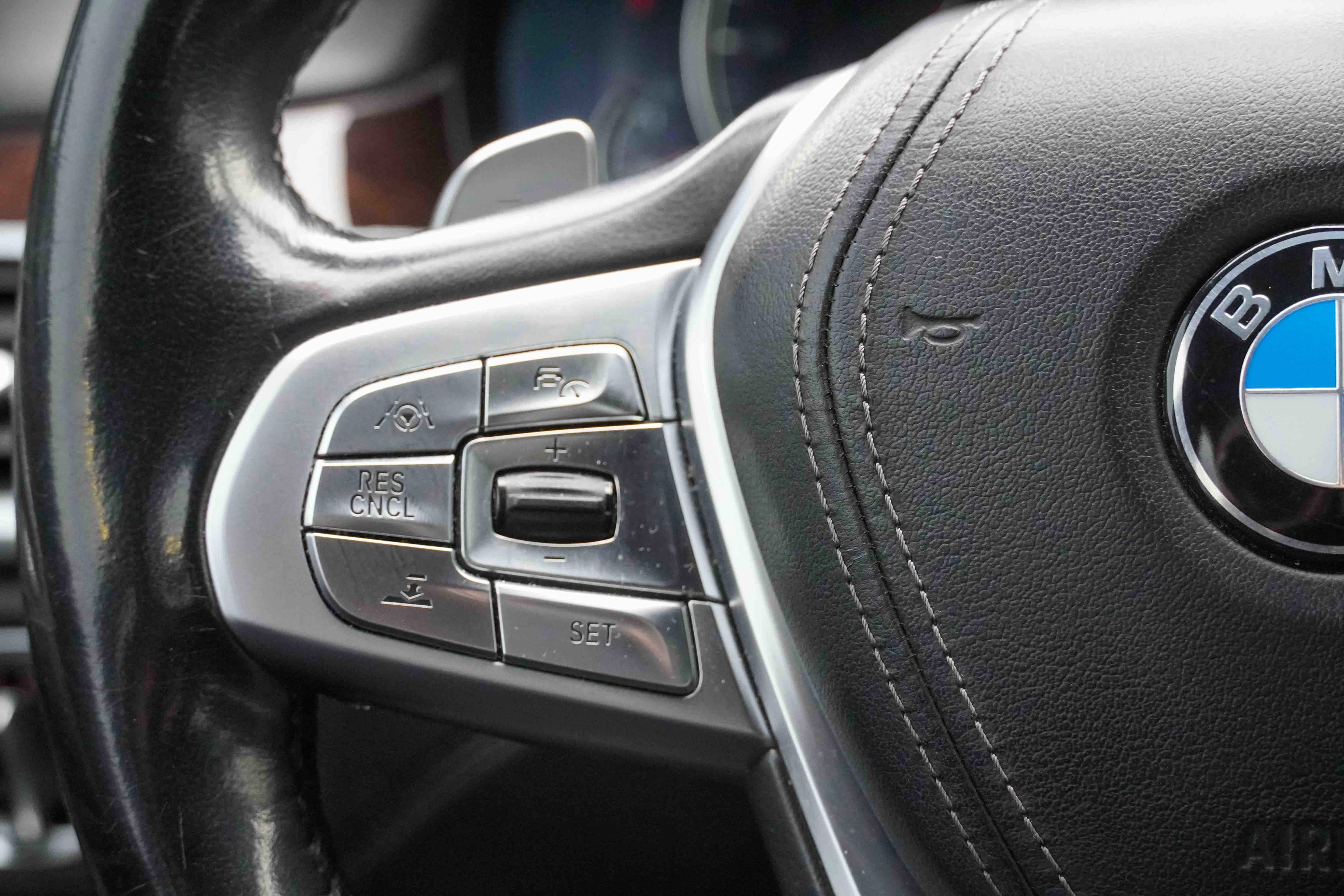 Used 2019 BMW 740i w/ Executive Package image 23