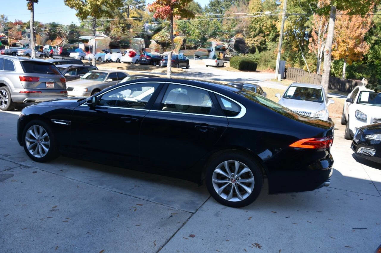 Used 2017 Jaguar XF Premium image 17