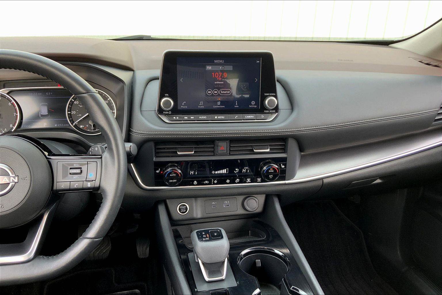 Used 2023 Nissan Rogue SV w/ SV Premium B Package image 6