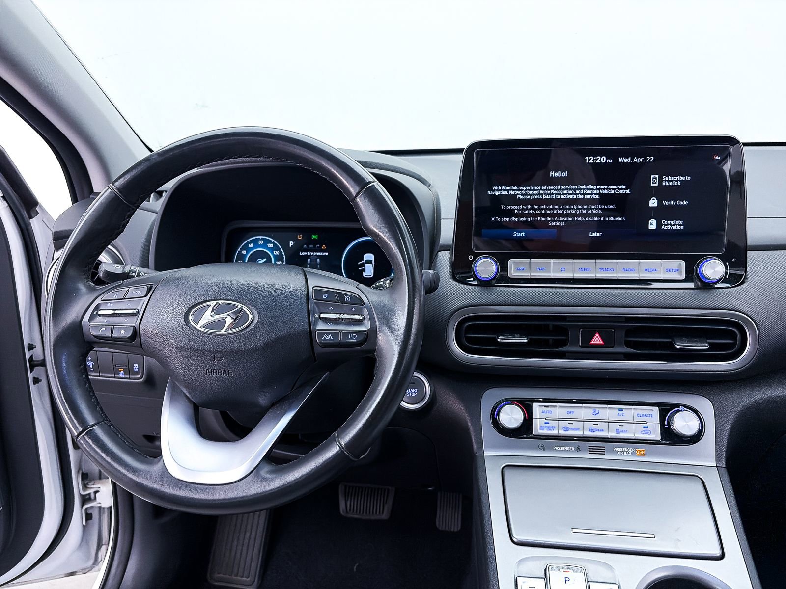 Used 2023 Hyundai Kona SEL FWD image 4