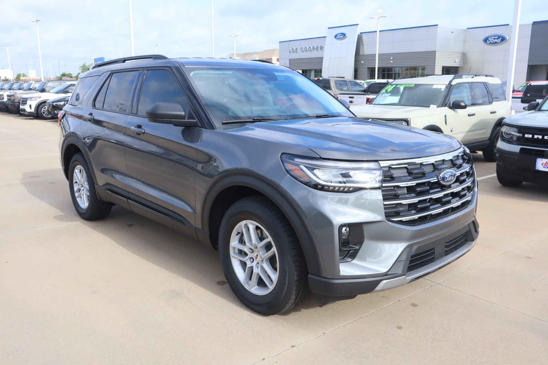 New 2026 Ford Explorer Active w/ Active Comfort Package RWD video 1