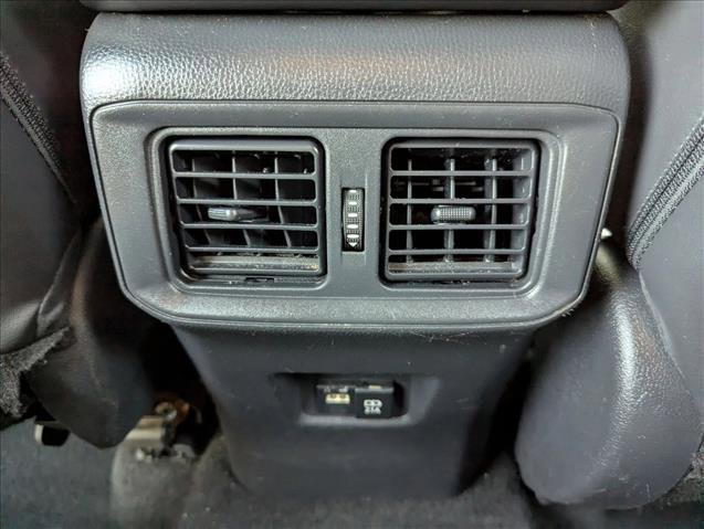 Used 2019 Toyota RAV4 Limited image 17