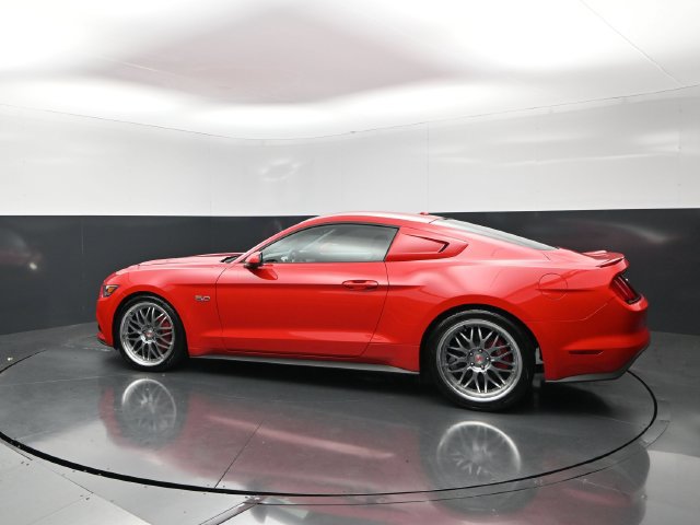 Used 2016 Ford Mustang GT Premium w/ Equipment Group 401A RWD image 2