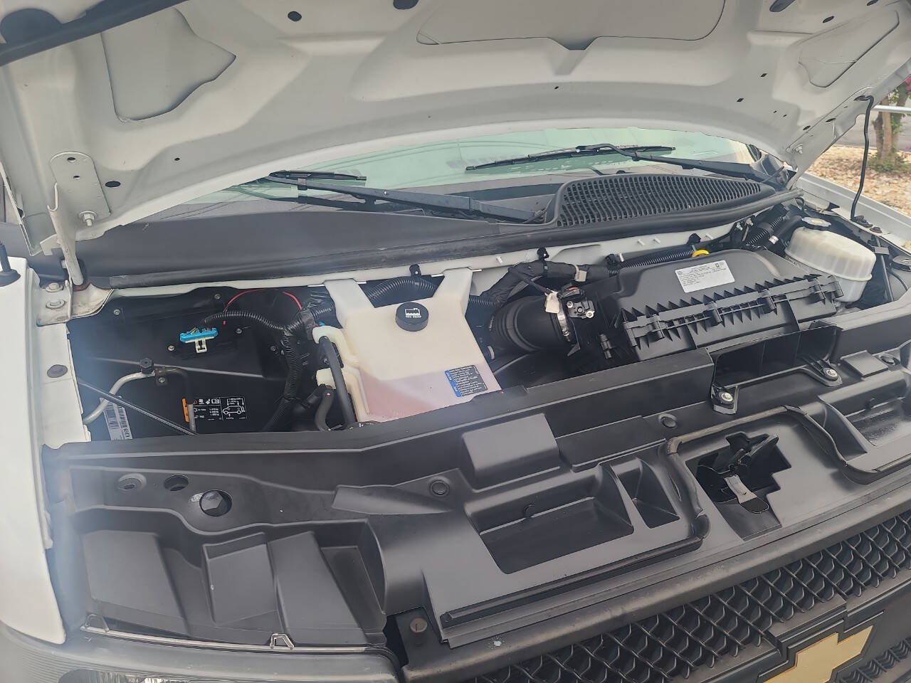 Used 2018 Chevrolet Express 2500 RWD image 33