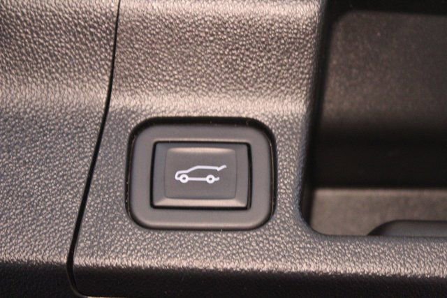 Used 2023 GMC Acadia SLE w/ LPO, Floor Liner Package AWD/4WD image 18