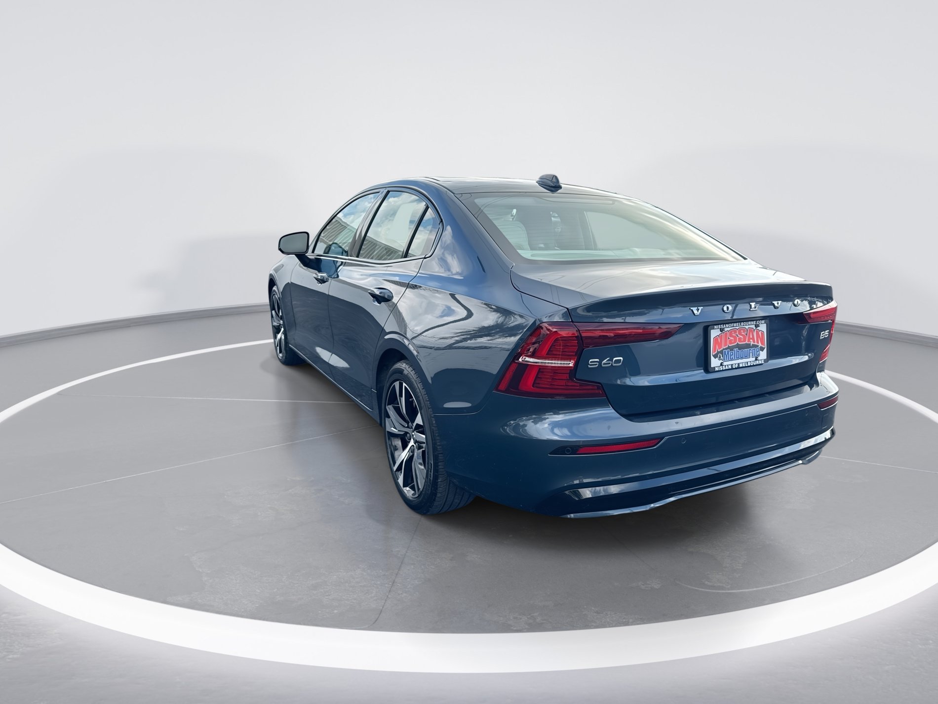Used 2024 Volvo S60 B5 Core FWD image 6