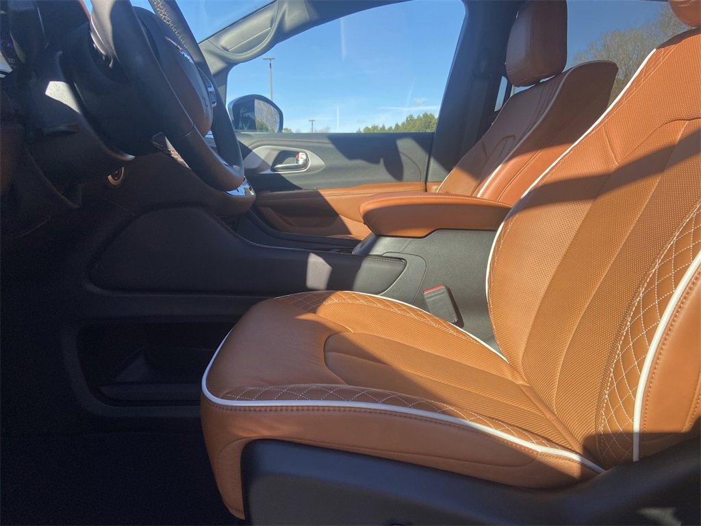 New 2026 Chrysler Pacifica Pinnacle image 13