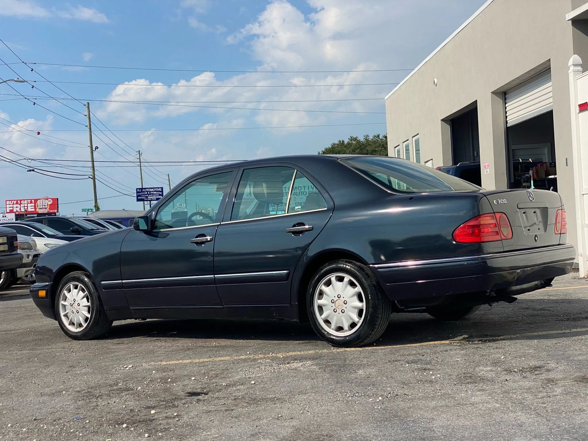 Used 1996 Mercedes-Benz E 300 Sedan image 4