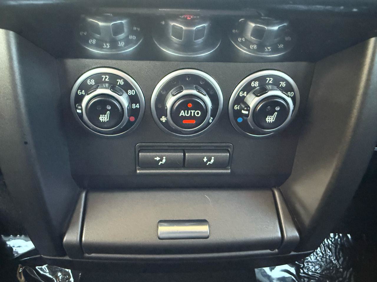 Used 2012 Land Rover Range Rover HSE LUX AWD/4WD image 21