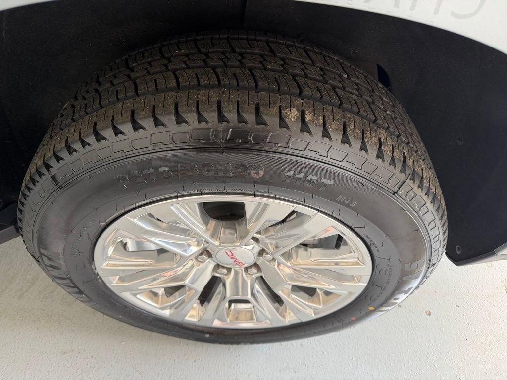 Used 2023 GMC Yukon Denali image 9