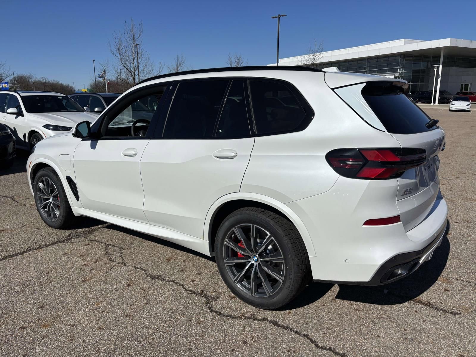 New 2026 BMW X5 xDrive50e image 7