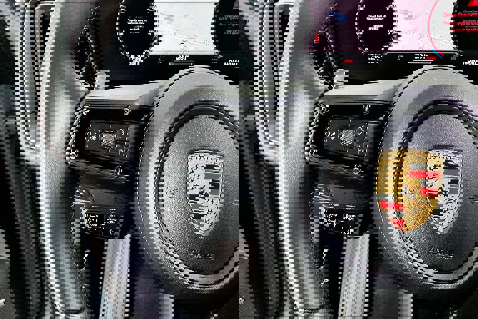 Used 2024 Porsche Cayenne Coupe image 22