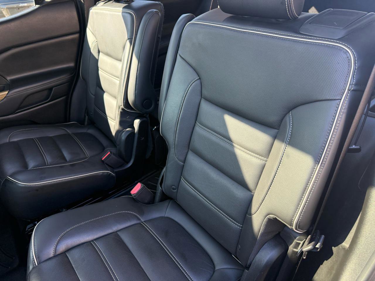 Used 2018 GMC Acadia Denali w/ Technology Package AWD/4WD image 43