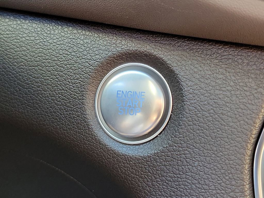 Used 2020 Hyundai Santa Fe Limited image 8