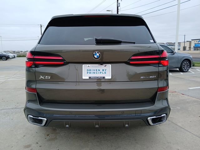 New 2026 BMW X5 sDrive40i image 8