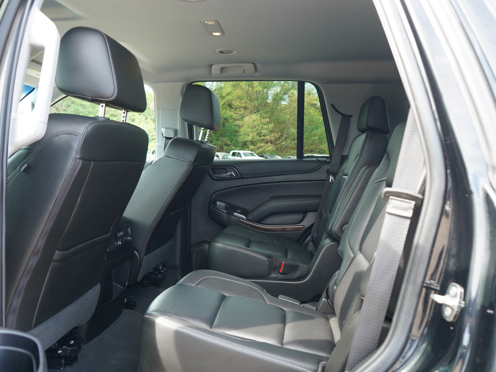 Used 2019 Chevrolet Tahoe LT w/ RST Edition AWD/4WD image 16