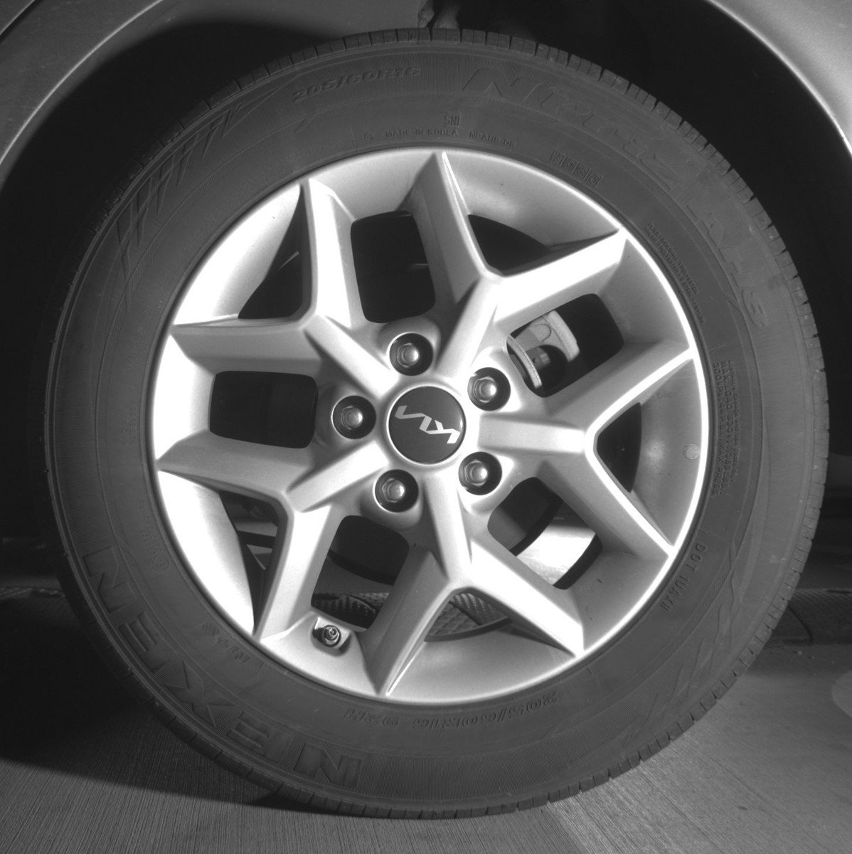 Used 2025 Kia Soul LX w/ LX Technology Package FWD image 14