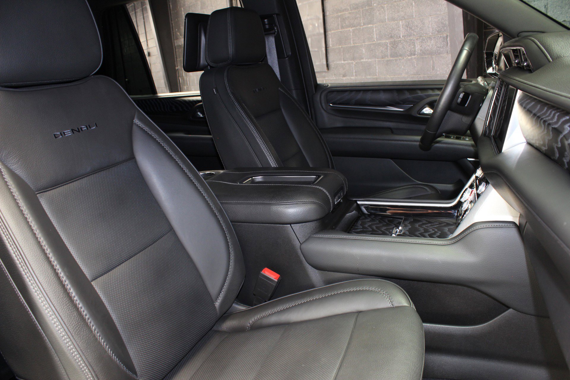 Used 2023 GMC Yukon Denali w/ Advanced Technology Package image 51