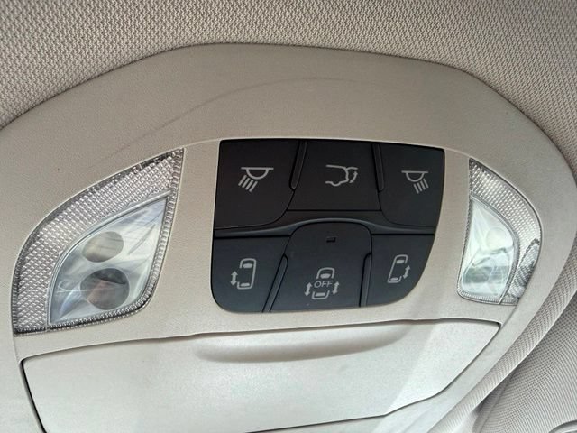 Used 2024 Chrysler Pacifica Touring-L FWD image 23