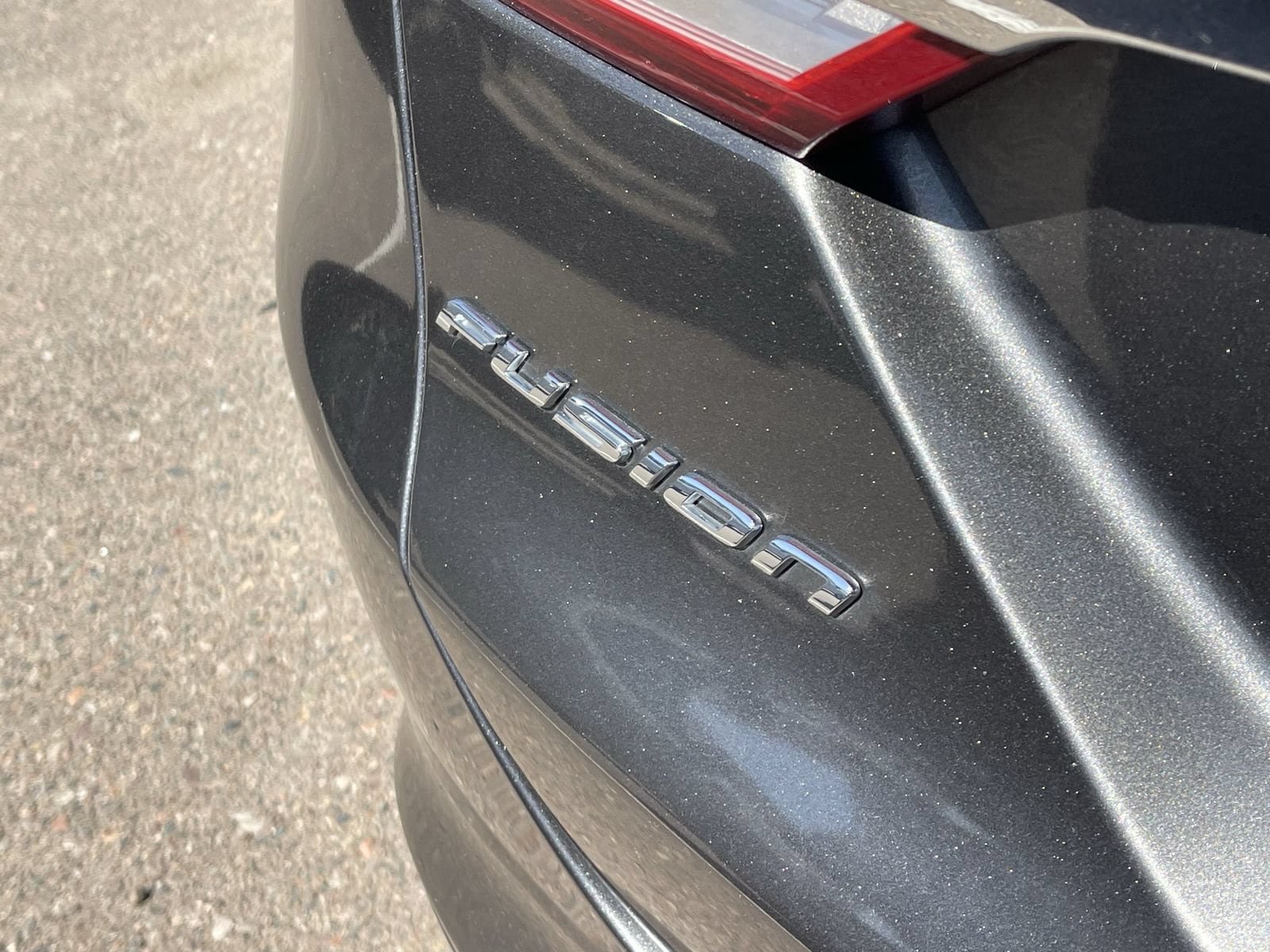 Used 2018 Ford Fusion SE FWD image 6