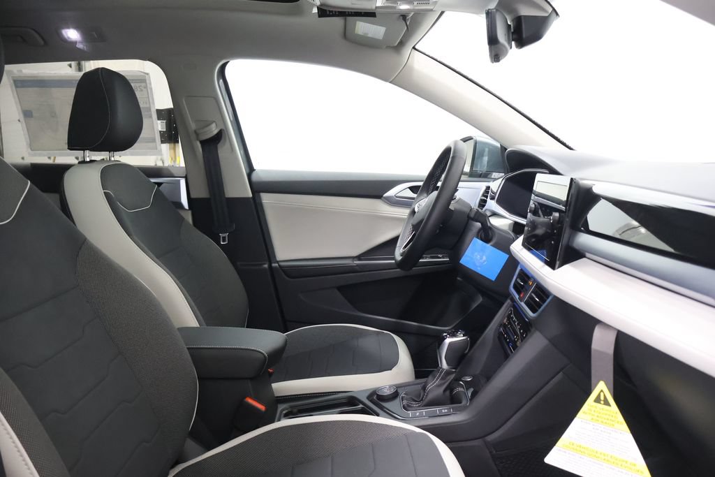 New 2026 Volkswagen Taos SE AWD/4WD image 21