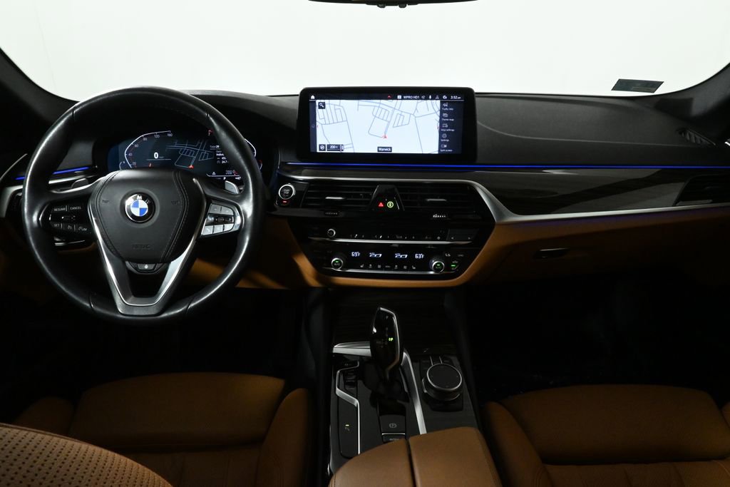 Certified 2022 BMW 530i xDrive w/ Convenience Package image 16