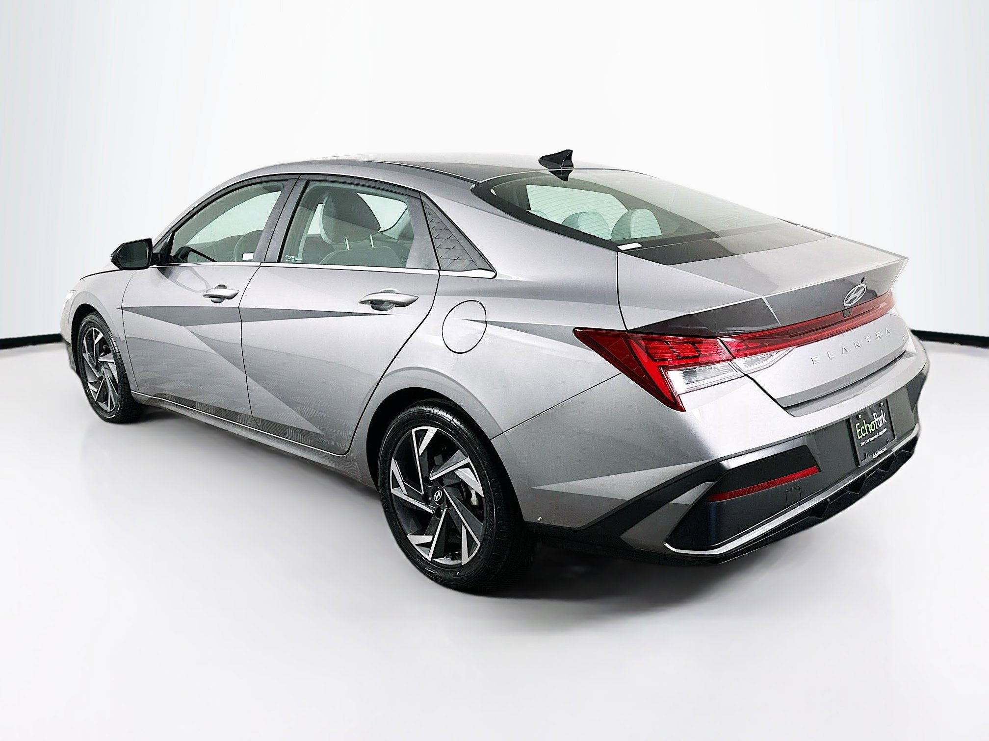 Used 2025 Hyundai Elantra Limited image 5