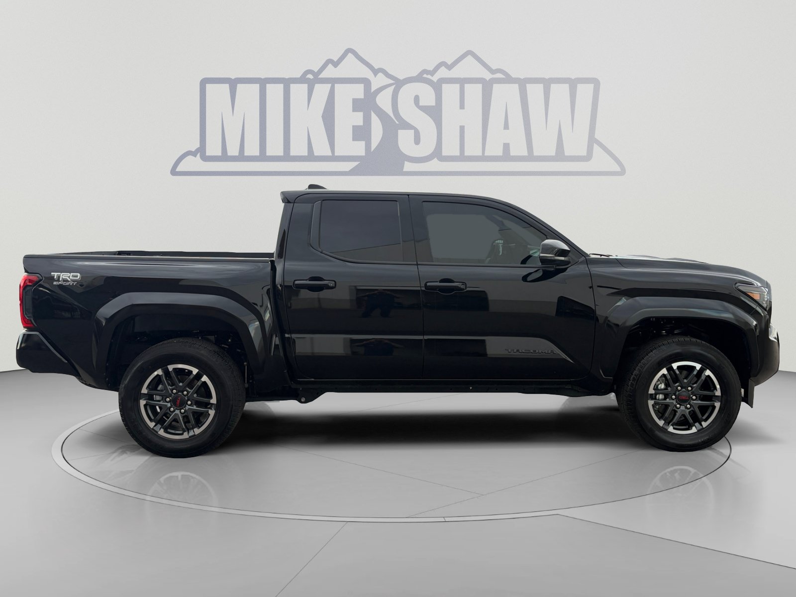 Used 2025 Toyota Tacoma TRD Sport w/ TRD Sport Upgrade Package AWD/4WD image 6