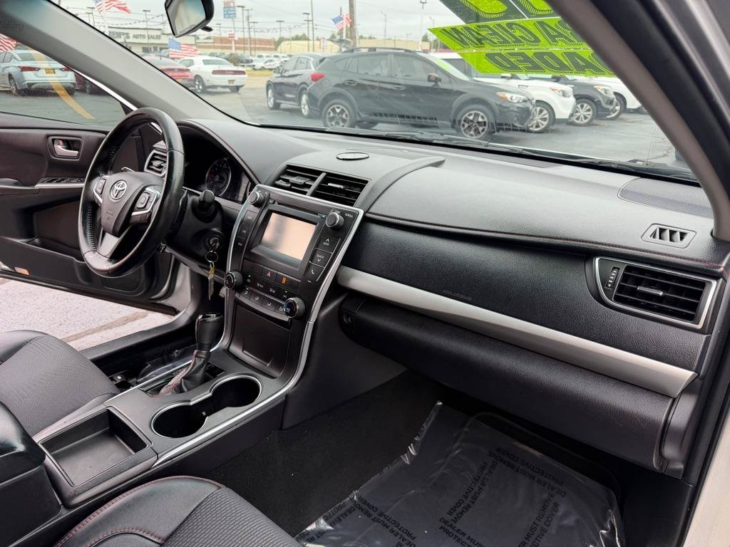 Used 2017 Toyota Camry SE FWD image 24