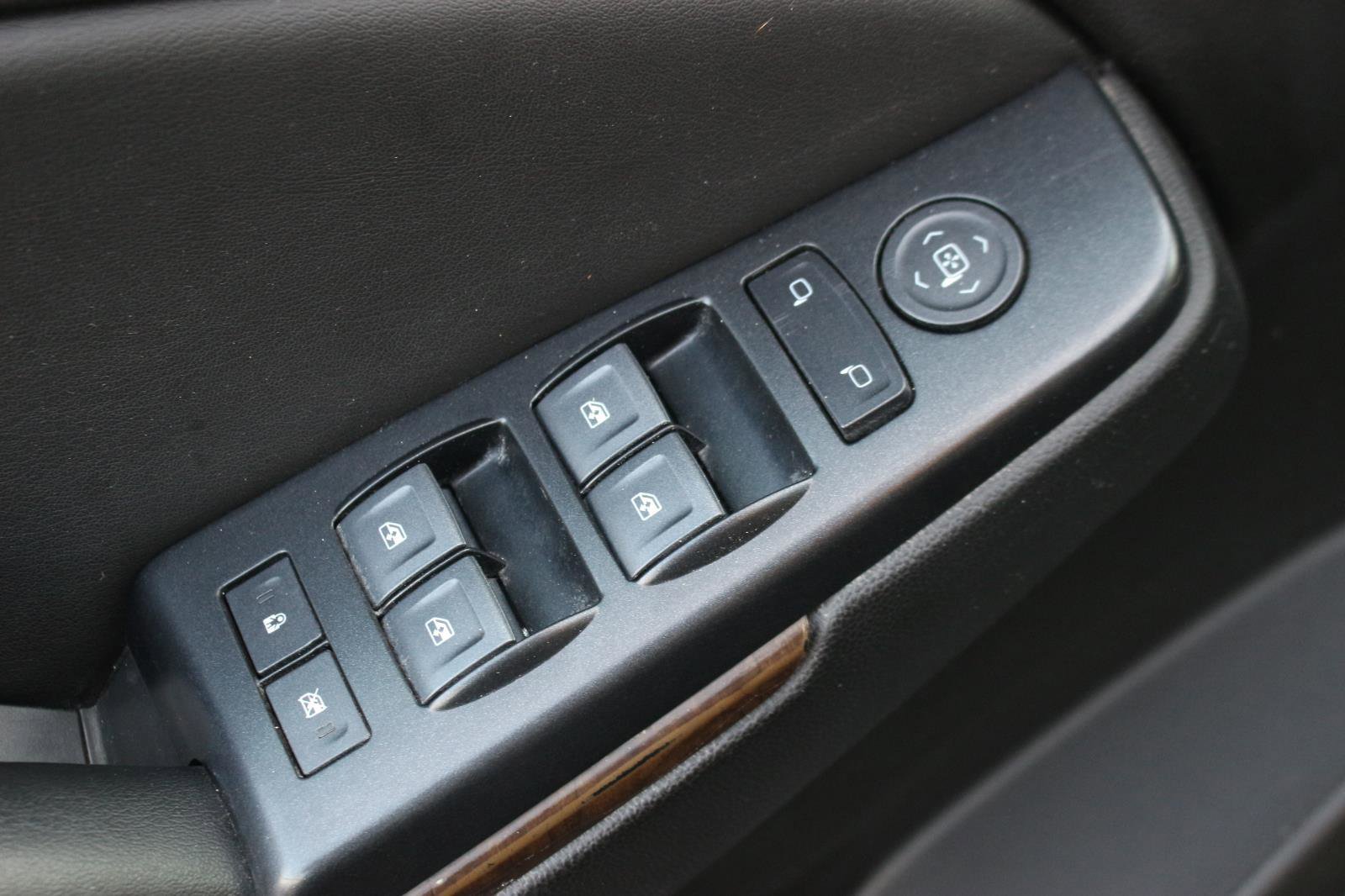 Used 2019 Chevrolet Tahoe LS image 14