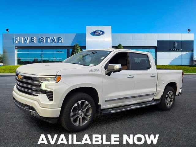 Used 2024 Chevrolet Silverado 1500 High Country w/ Technology Package AWD/4WD image 3