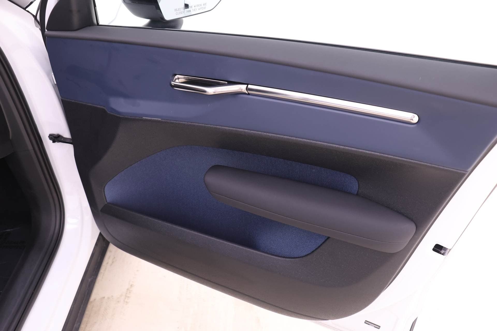 Certified 2025 Volvo EX30 Plus image 22