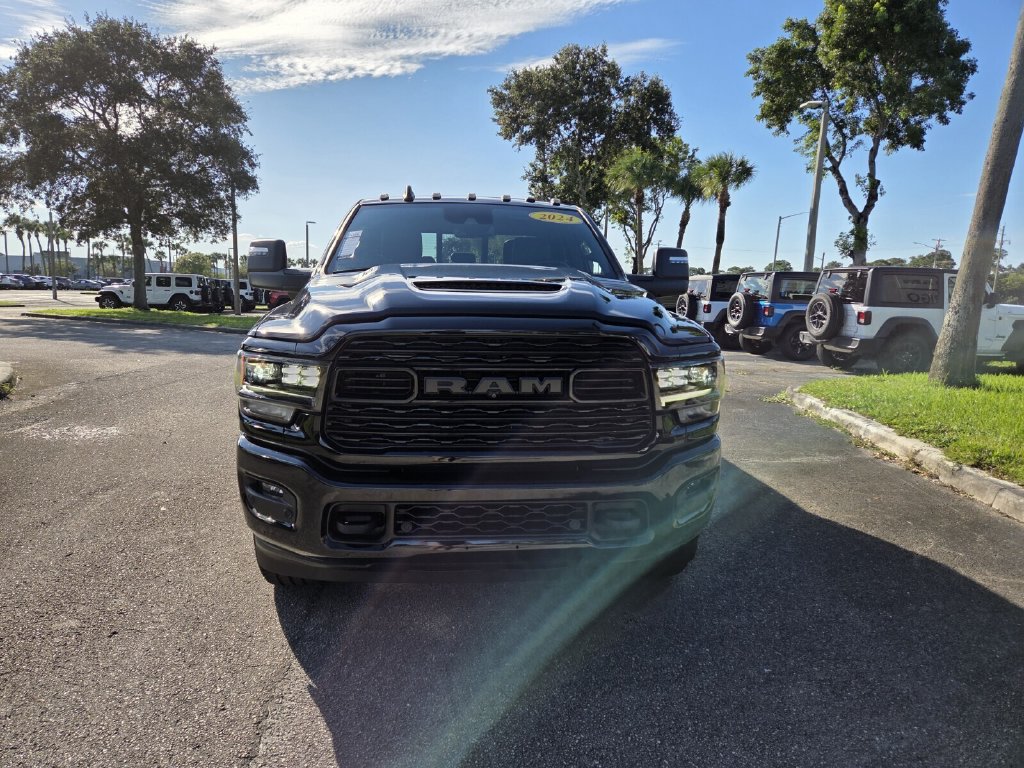 Used 2024 RAM 2500 Limited AWD/4WD image 3
