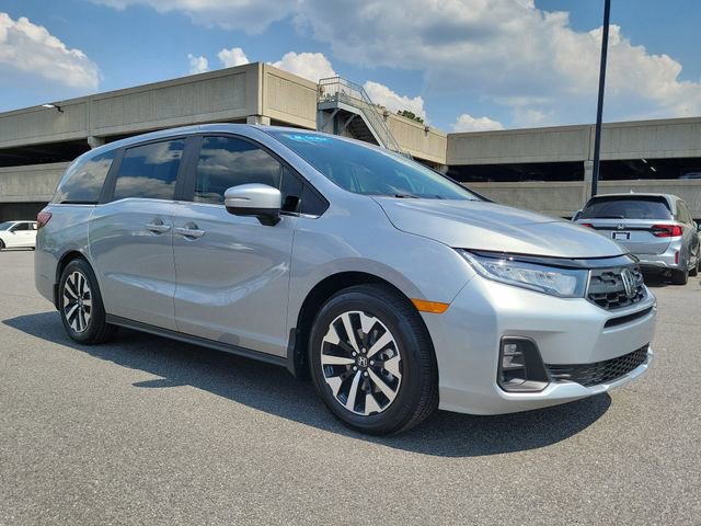 Certified 2026 Honda Odyssey EX-L image 3