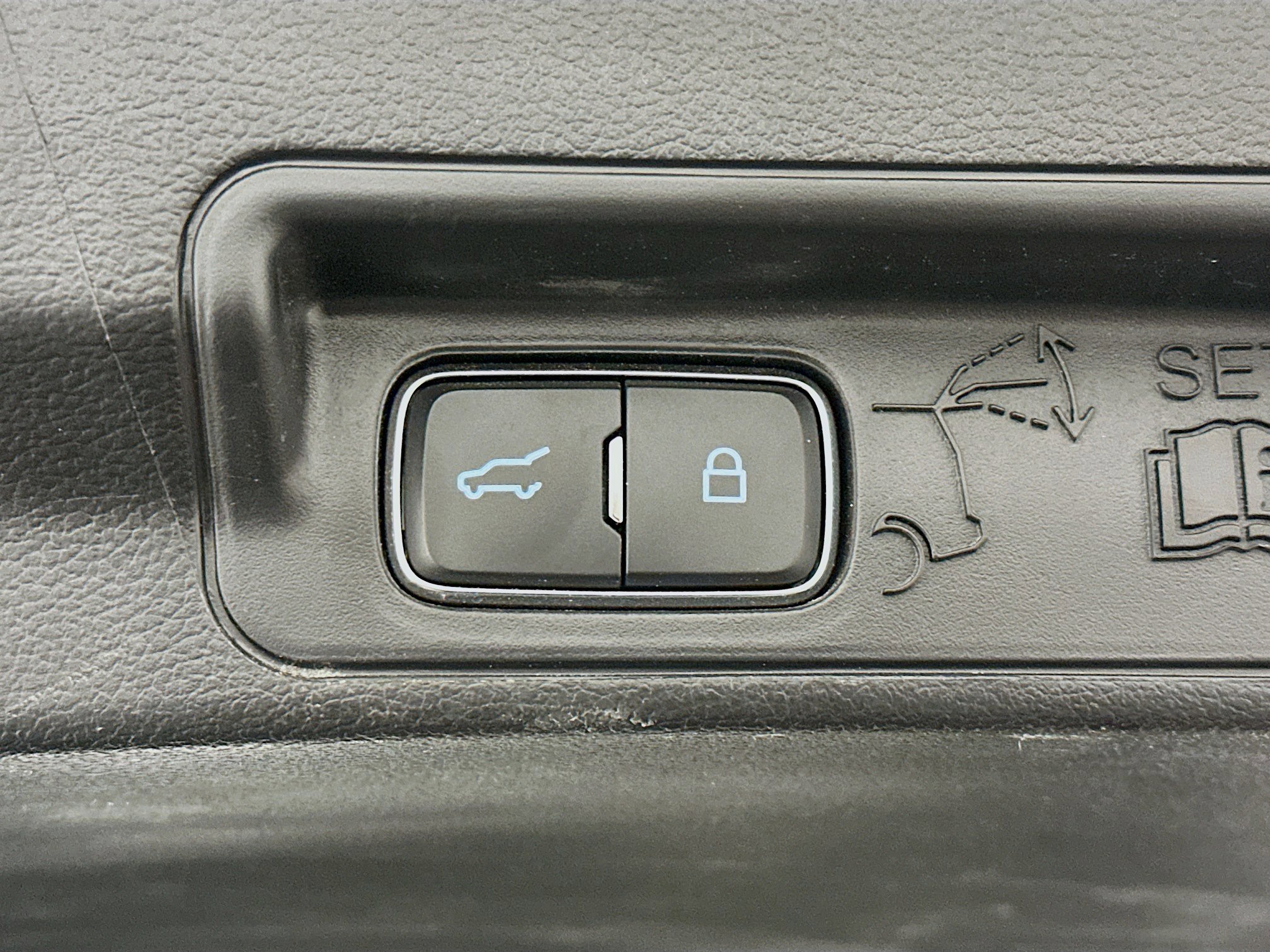 Used 2025 Ford Explorer Platinum w/ LUX Leather Package image 33