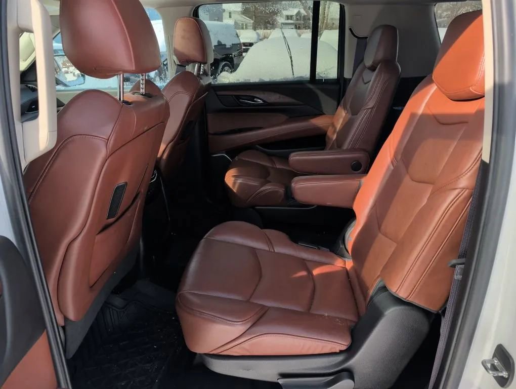 Used 2017 Cadillac Escalade ESV Premium Luxury image 9