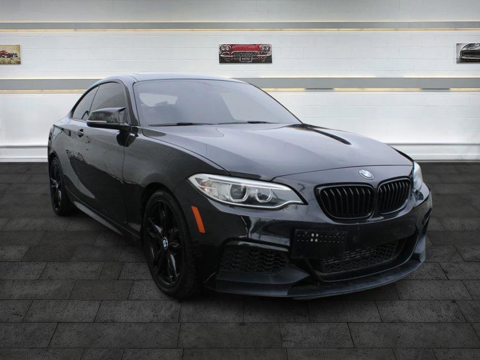 Used 2015 BMW M235i Coupe image 1