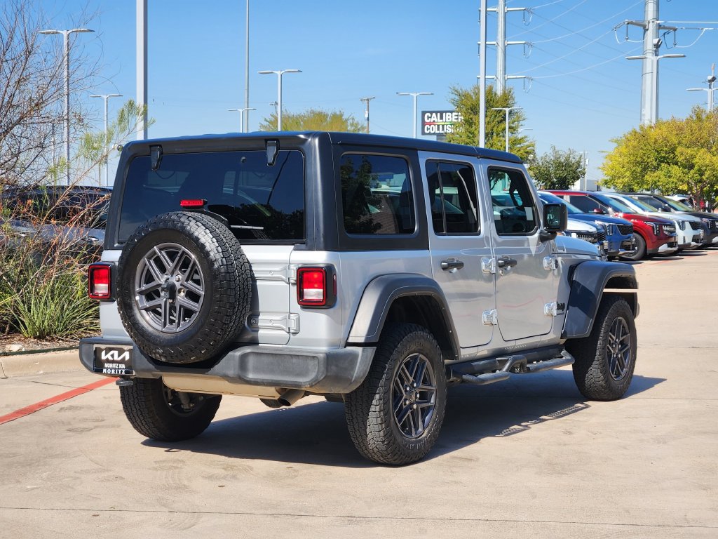 Used 2024 Jeep Wrangler Unlimited Sport AWD/4WD image 4