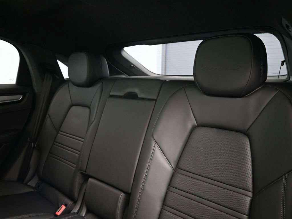 Used 2022 Porsche Cayenne Turbo S AWD/4WD image 6