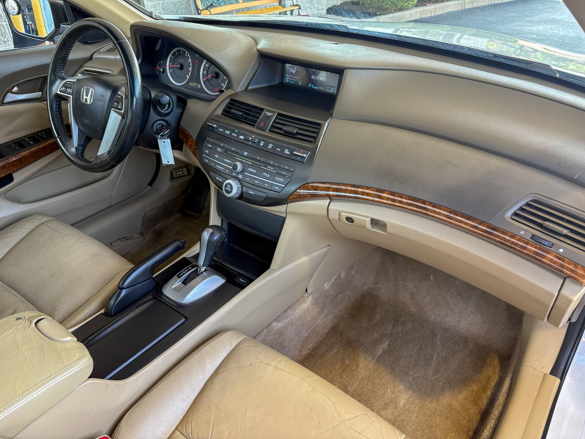 Used 2010 Honda Accord EX-L image 17