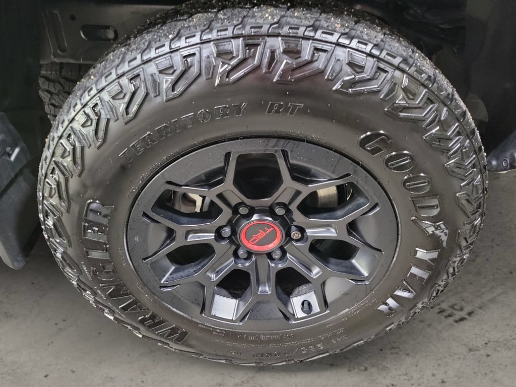 Used 2025 Toyota Tacoma TRD Pro AWD/4WD image 12