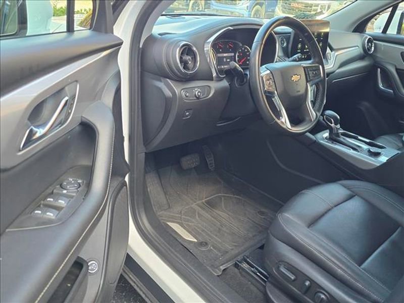 Certified 2023 Chevrolet Blazer LT w/ LPO, Black Grille Bar Package image 4