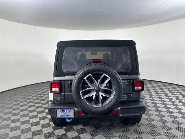 Used 2024 Jeep Wrangler Unlimited w/ Convenience Group AWD/4WD image 7