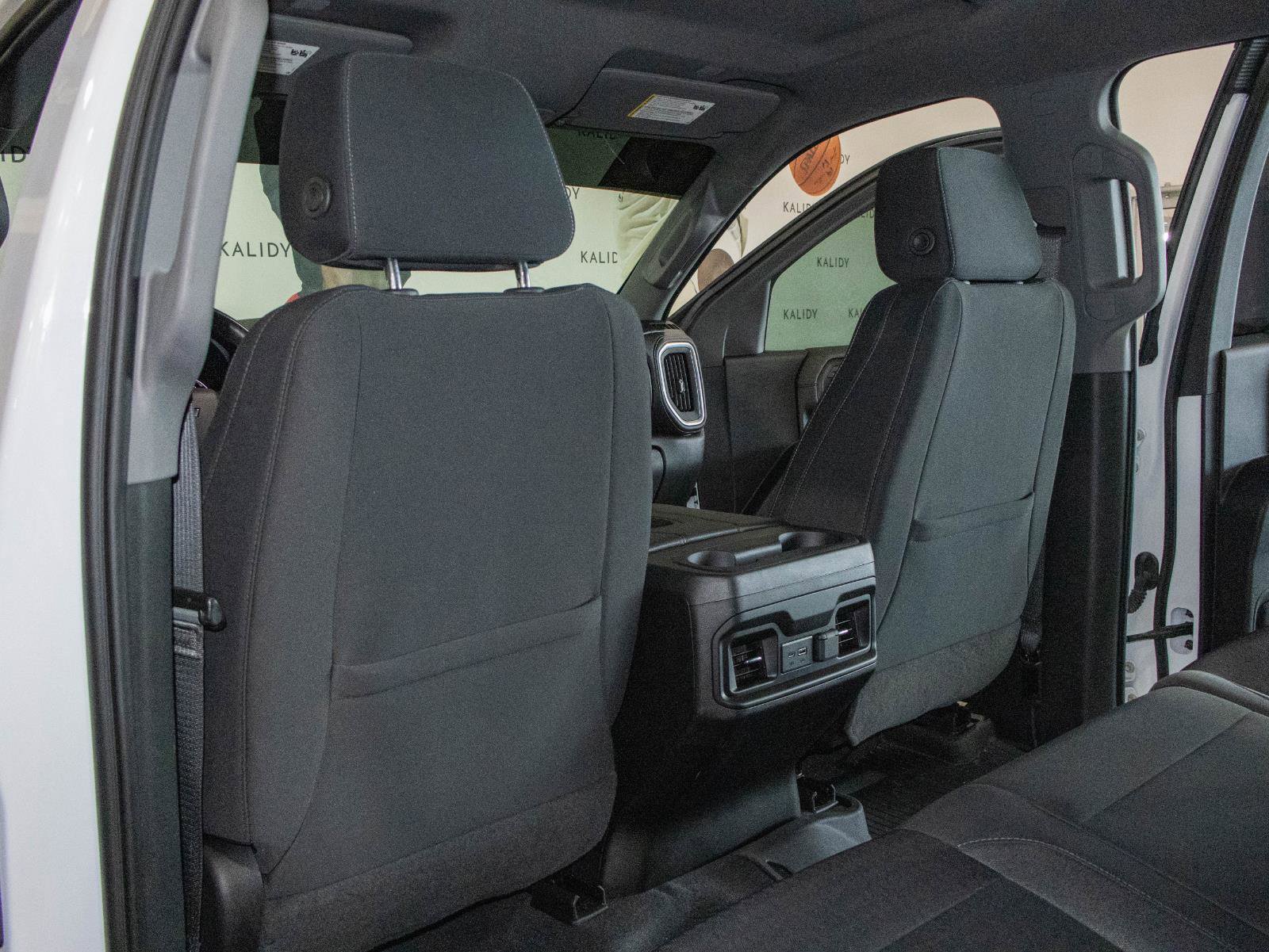 Used 2022 Chevrolet Silverado 1500 LT Trail Boss w/ LPO, Dark Essentials Package image 9