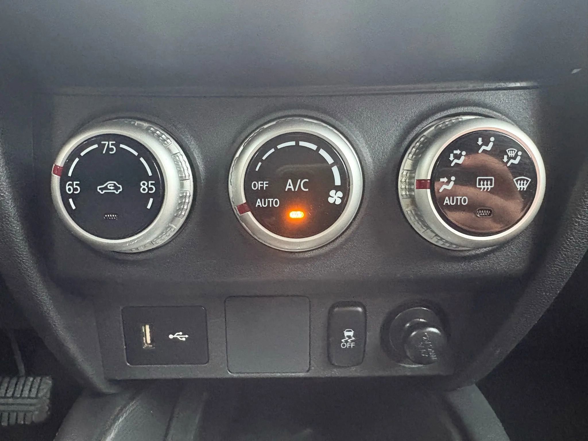 Used 2023 Mitsubishi Outlander Sport ES AWD/4WD image 14
