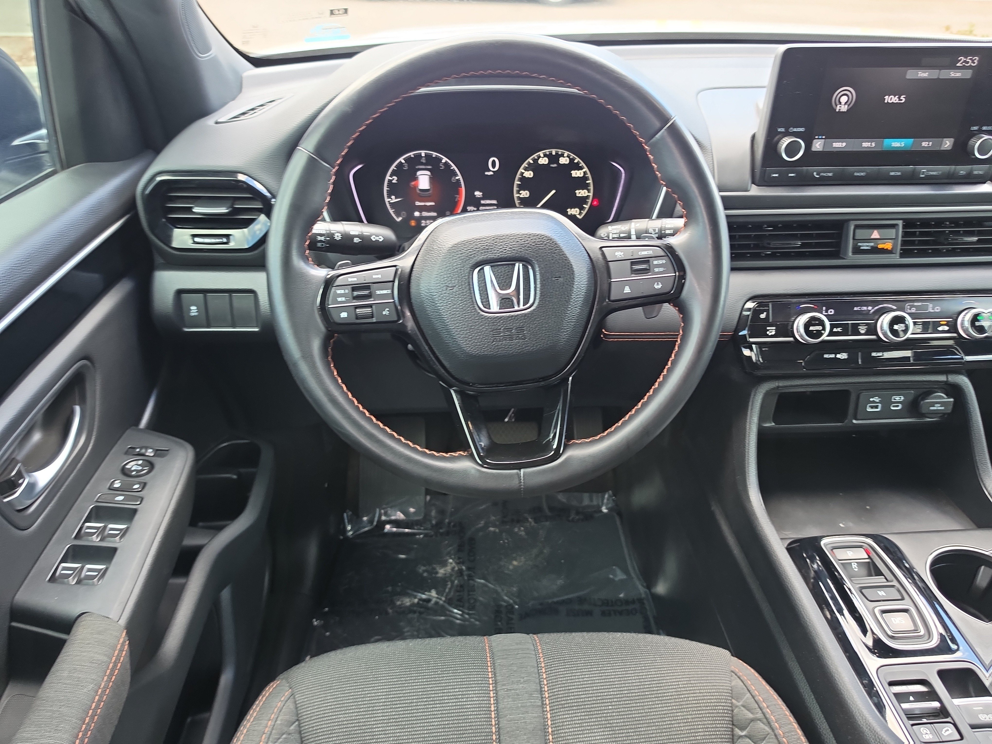 Used 2025 Honda Pilot Sport image 13