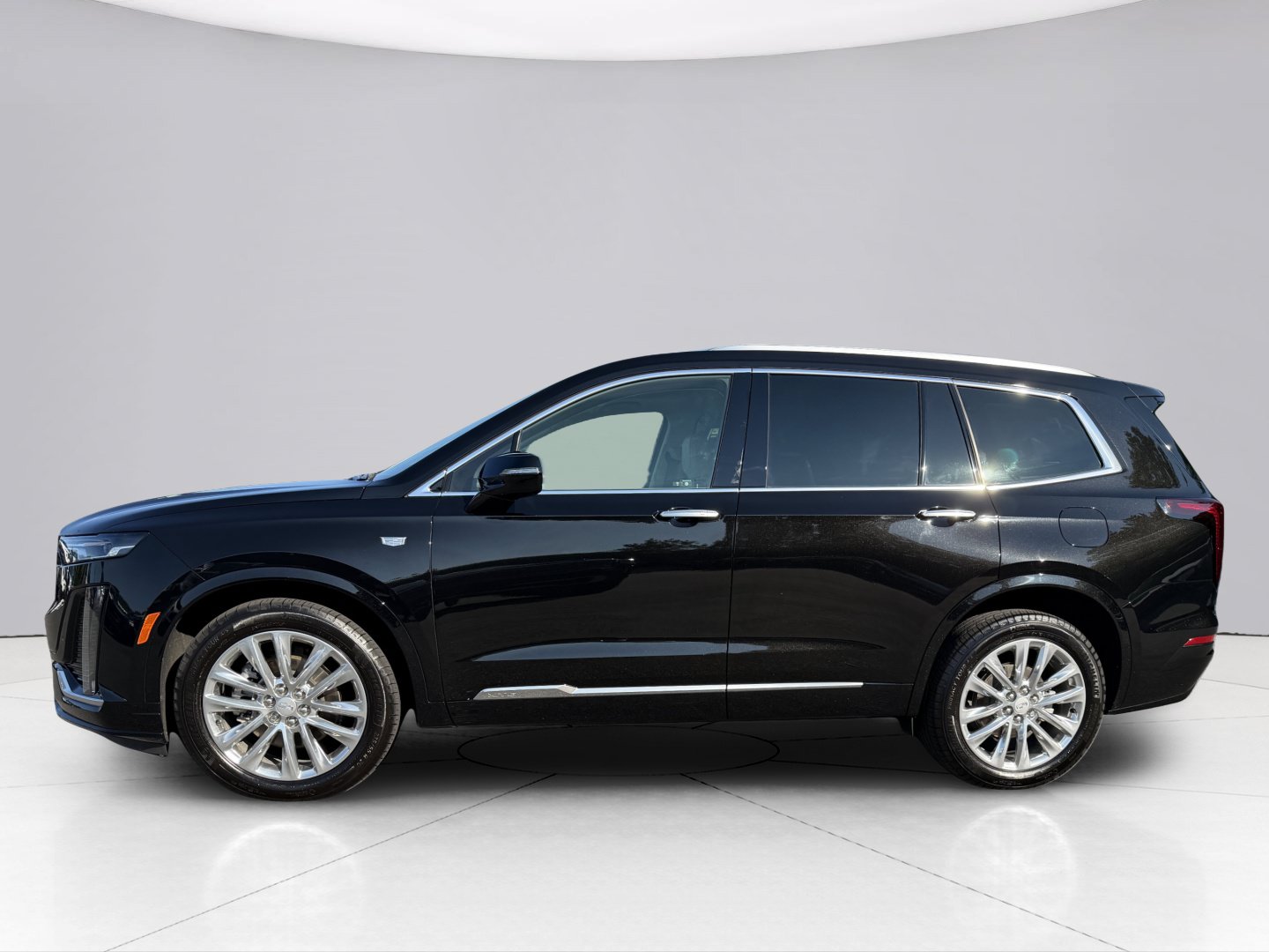 Used 2024 Cadillac XT6 Premium Luxury w/ LPO, Floor Liner Package AWD/4WD image 7