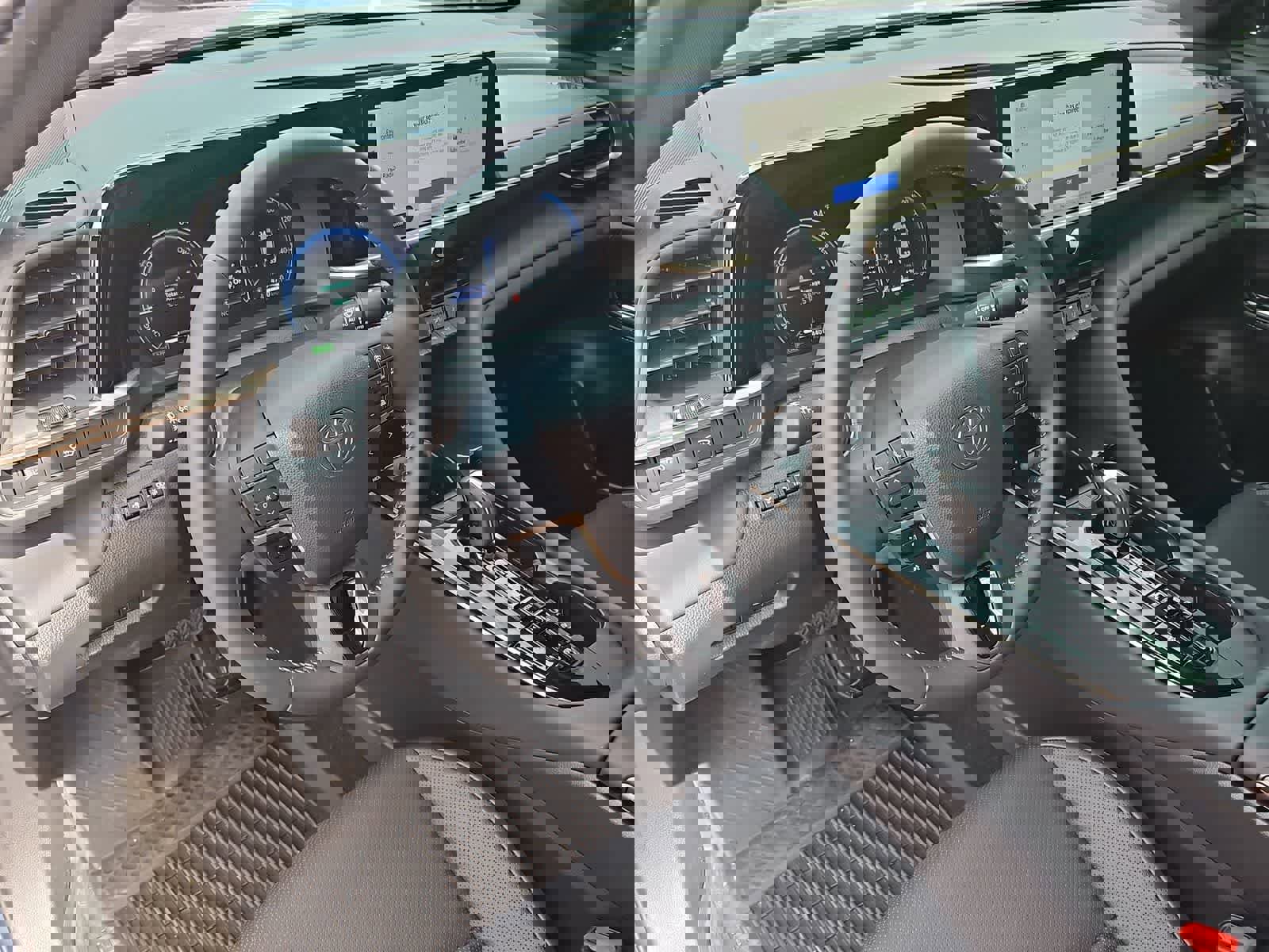 Used 2026 Toyota Crown Limited image 11